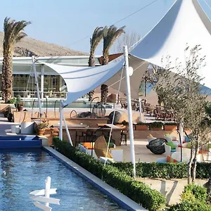4* Semesteranläggning (resort) The Crescent